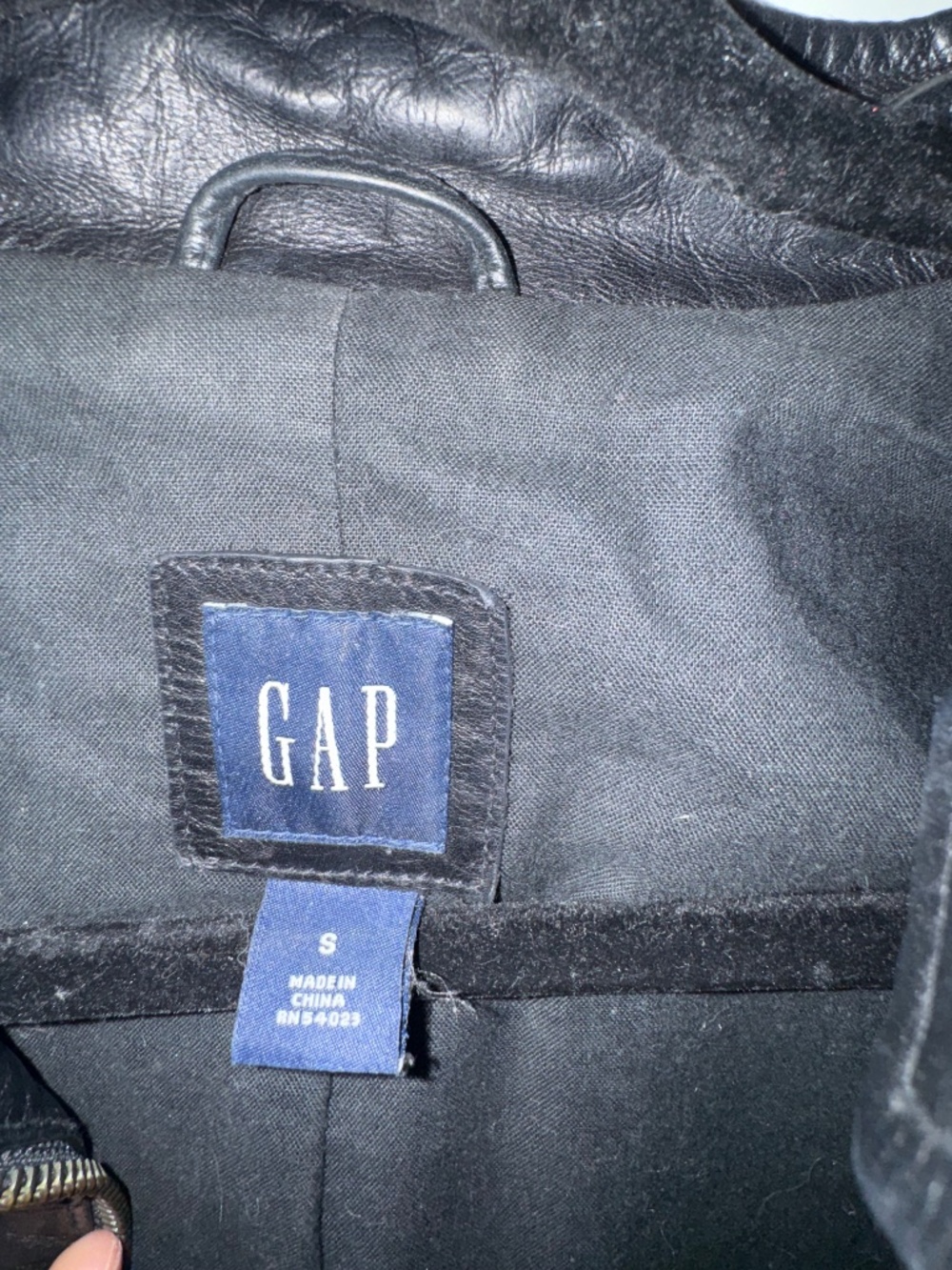 Gap leather jacket - Picture 4 of 7